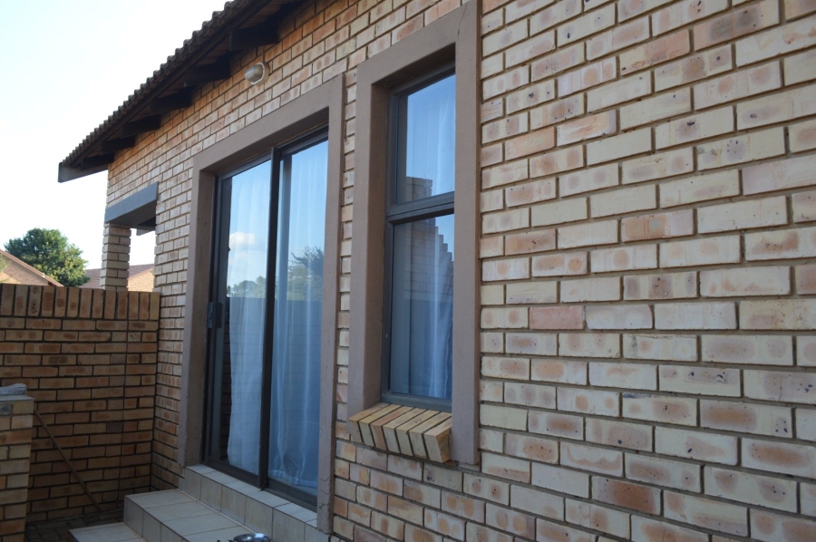 2 Bedroom Property for Sale in Meiringspark North West